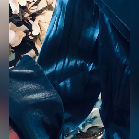 Cachet Women's Deep Blue Teal Satin Blouse - Picture 10 of 12